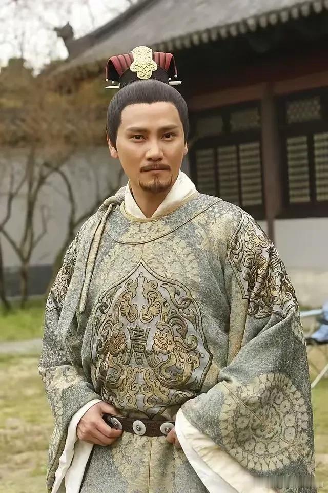 赵构建立南宋的时候，整个江南都还是安定的，百姓对赵宋朝廷基本都是拥护的，这才是南