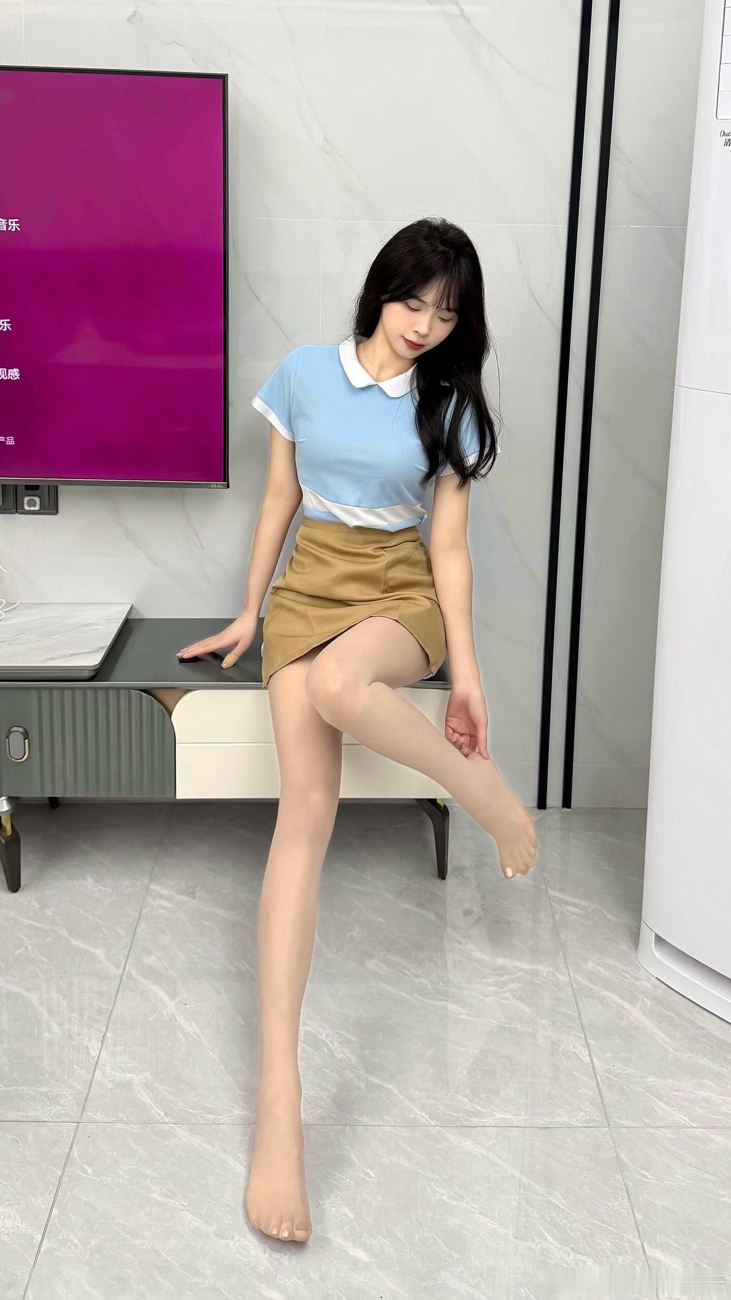 卖蛋糕的小姐姐~