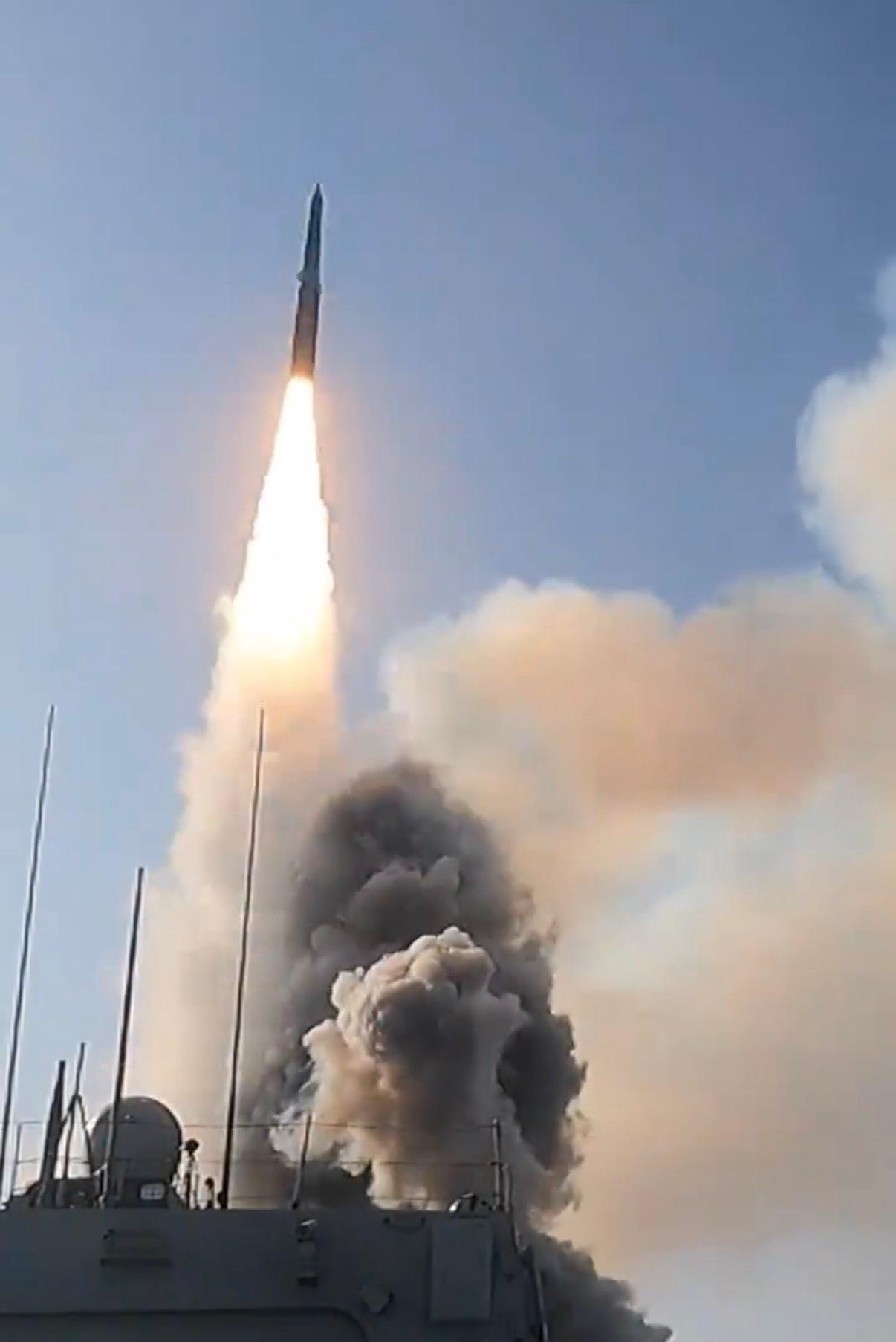 无水印好看，不够清晰但很给力，官方公布H/AJJ20（YJ-20）高超音速导弹定