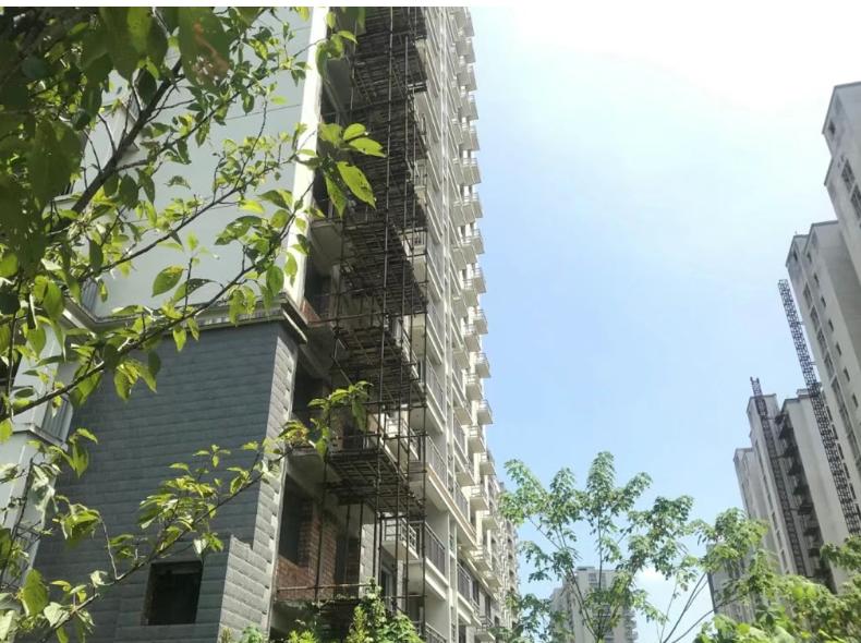 刷到2030年房价是现在的4-5倍的营销文，赶紧划走！别被忽悠得头脑发热，盲目加