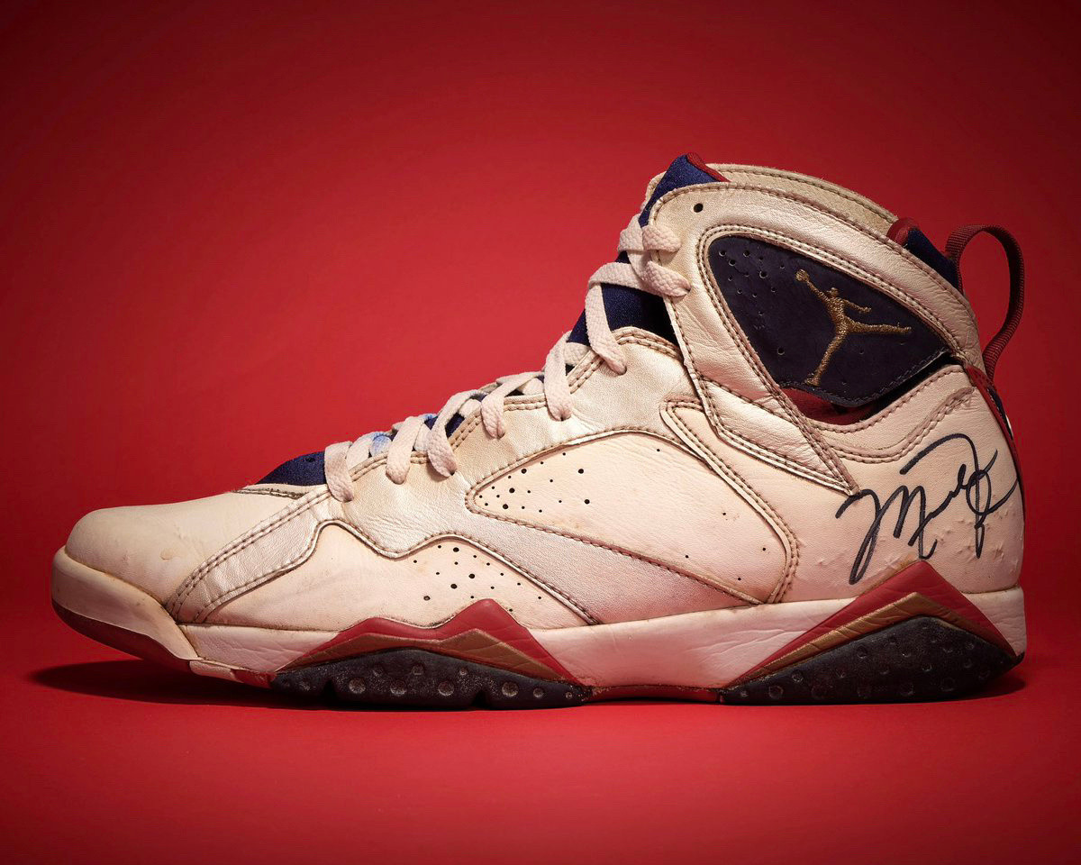 据报道，皮蓬正在拍卖其个人纪念品收藏，其中包括迈克尔·乔丹在1992年奥运会金牌