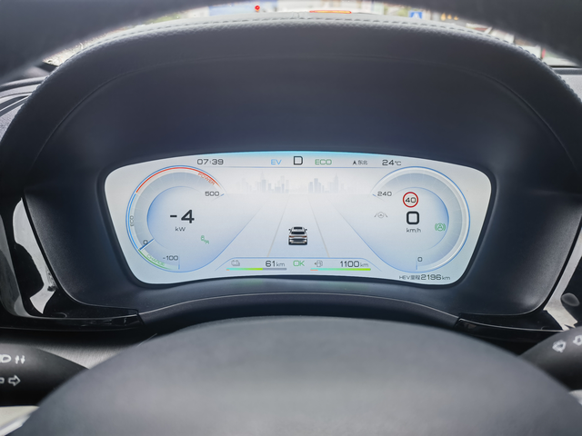 加满油EV模式自动启动发动机比亚迪现在是要上天啊，早上高高兴兴去加油站加满油，