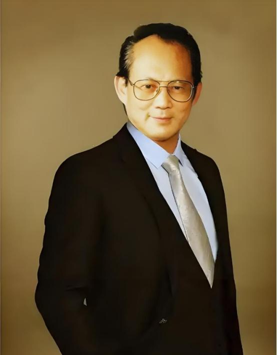 “美国条件更好，带着你的孩子移民美国吧！”这是我国医学专家吴天一前往美国与家人团