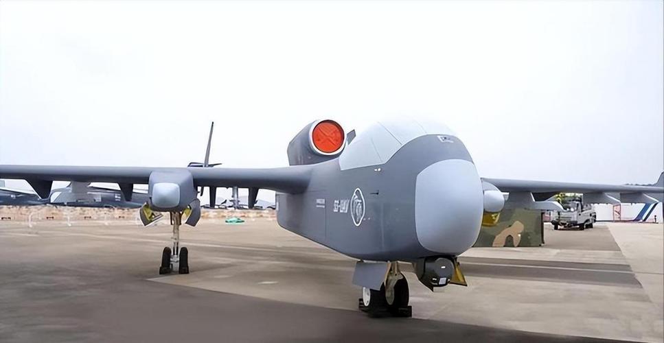 2025年12月11日，我国自主创新的大型通用无人机“九天”在陕西蒲城圆满完成首