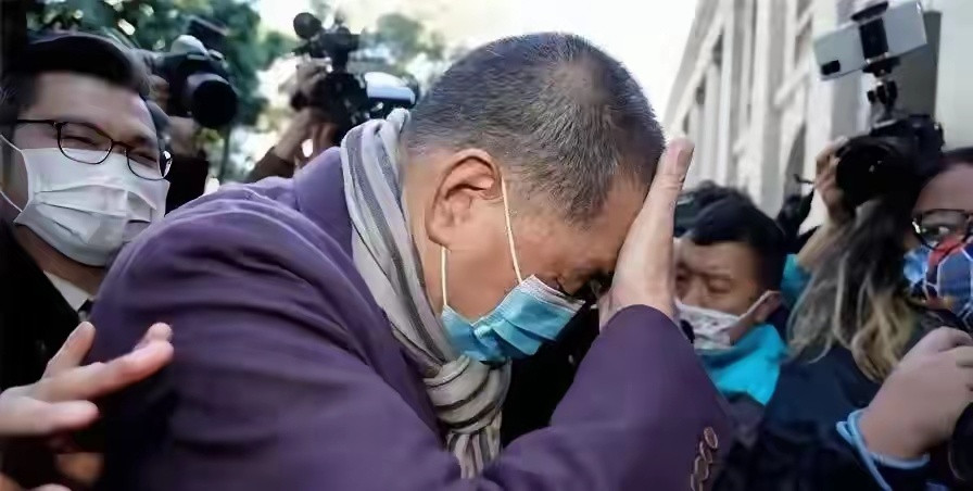 黎智英，最大的失误是高估英美对中国的影响，他认为不管怎么折腾，英美都有意愿和能力
