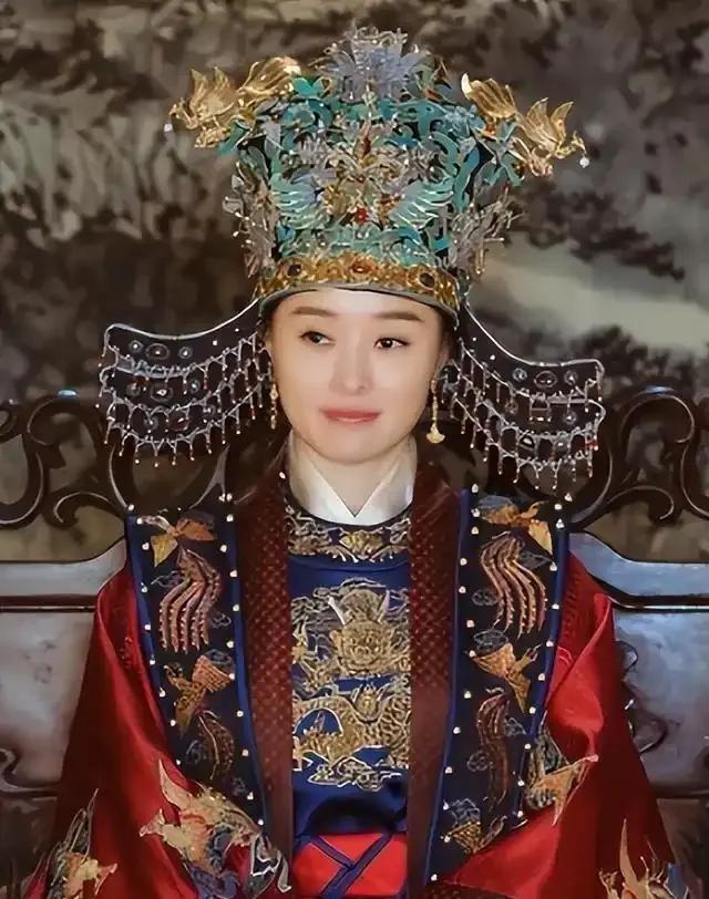 1425年，朱高炽临终前对张皇后说：“我要5个后妃陪葬。”张皇后点头表示明白，没