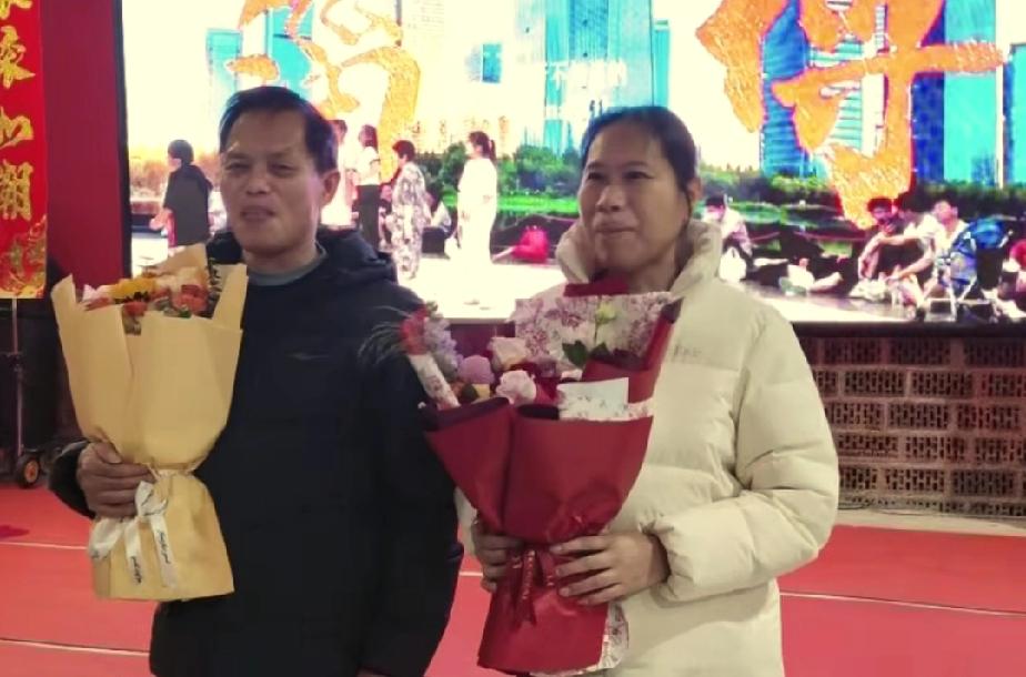 梁志辉的父母来到了山东淄博，这里有曾帮助过他的山东老乡。睿智的父亲，最终找回了自