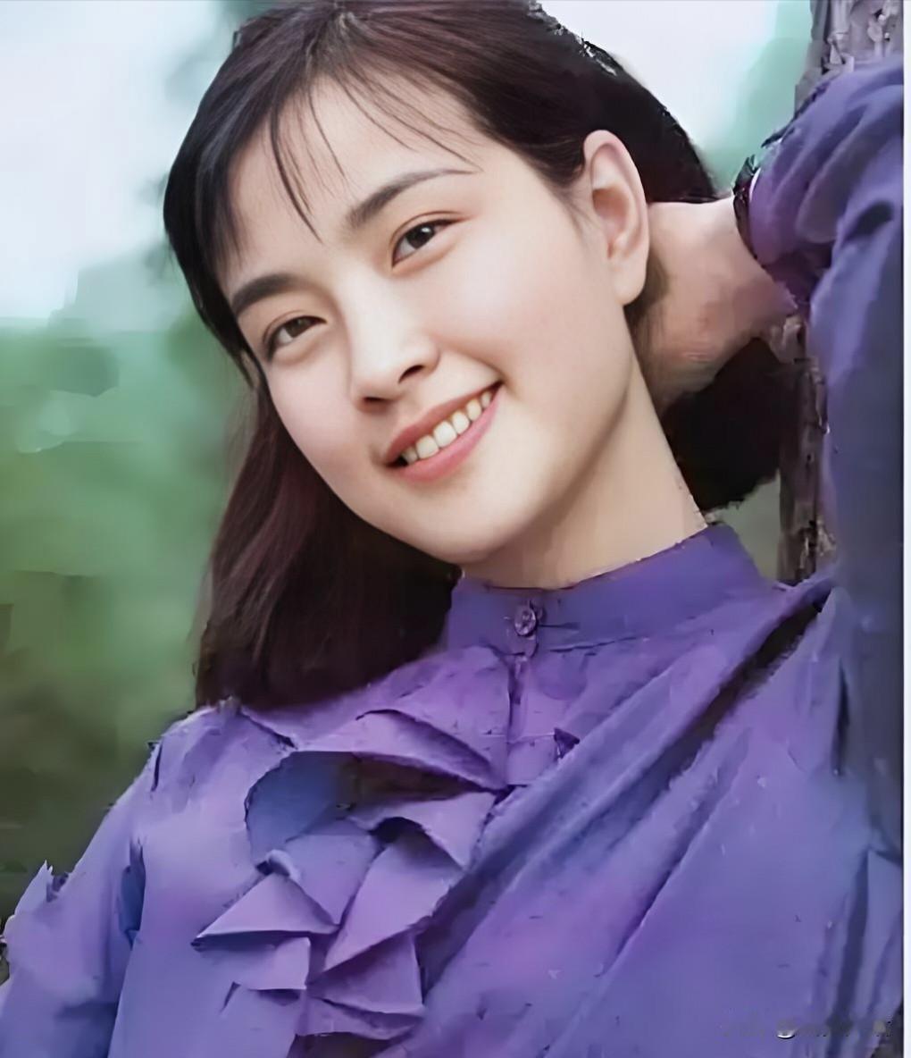 今天谈谈女明星刘晓庆我小时候，小男孩住衡阳乡下，家庭成份贫农，父亲是乡干部，母