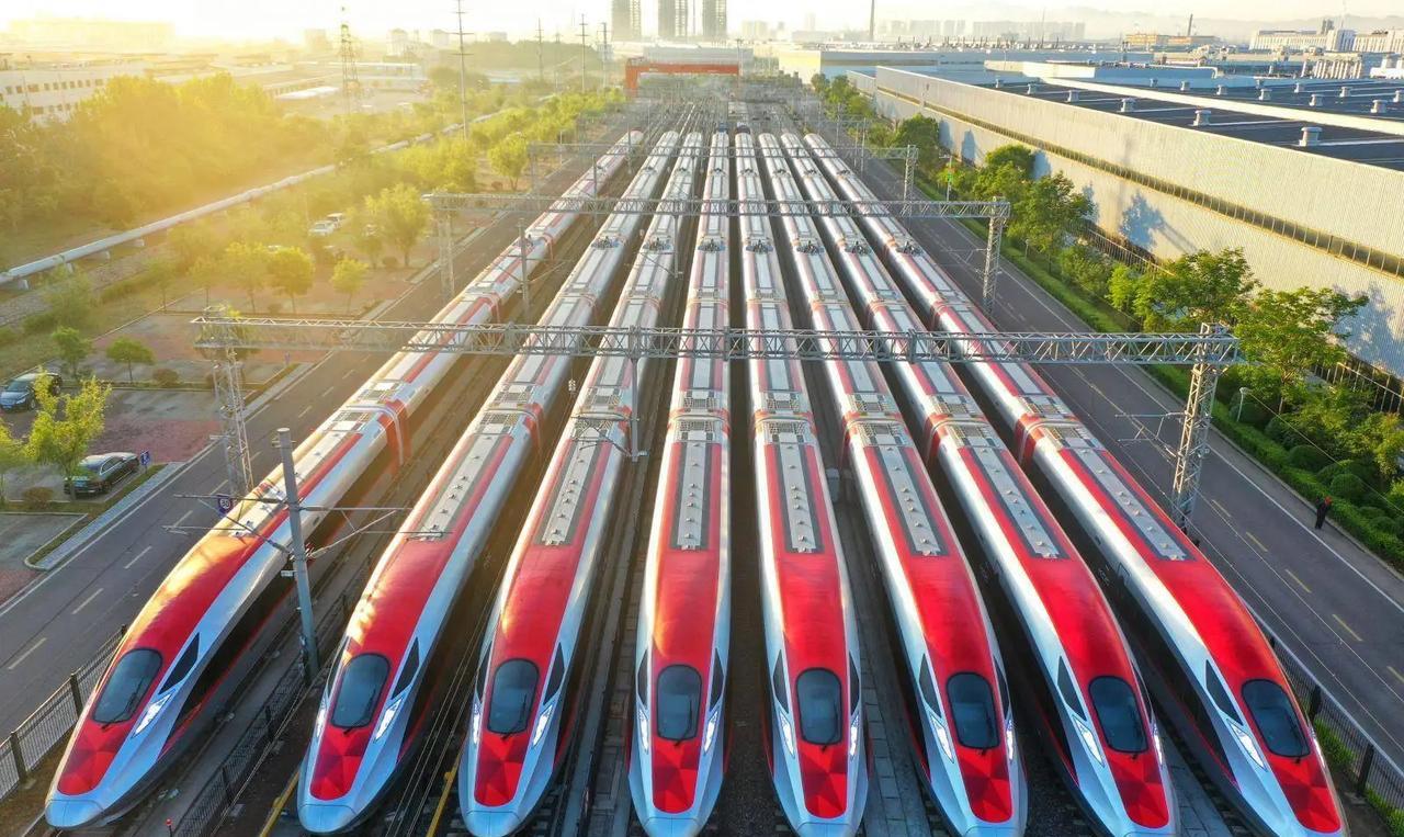 中国为什么执意要发展高铁，而不是廉价航空？因为中国在做一个赌注，赌得就是你用电，