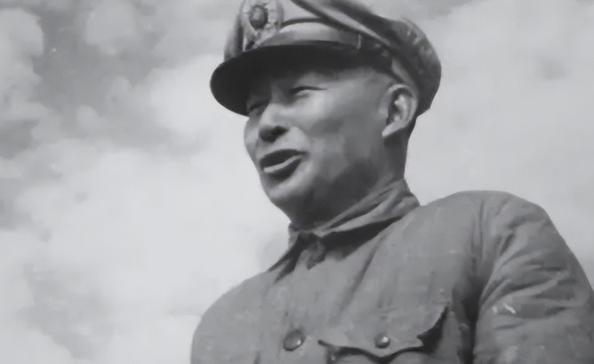 1962年2月10日，蒋介石探望病重的胡宗南，胡宗南泪流满面，说：”这里（台湾）