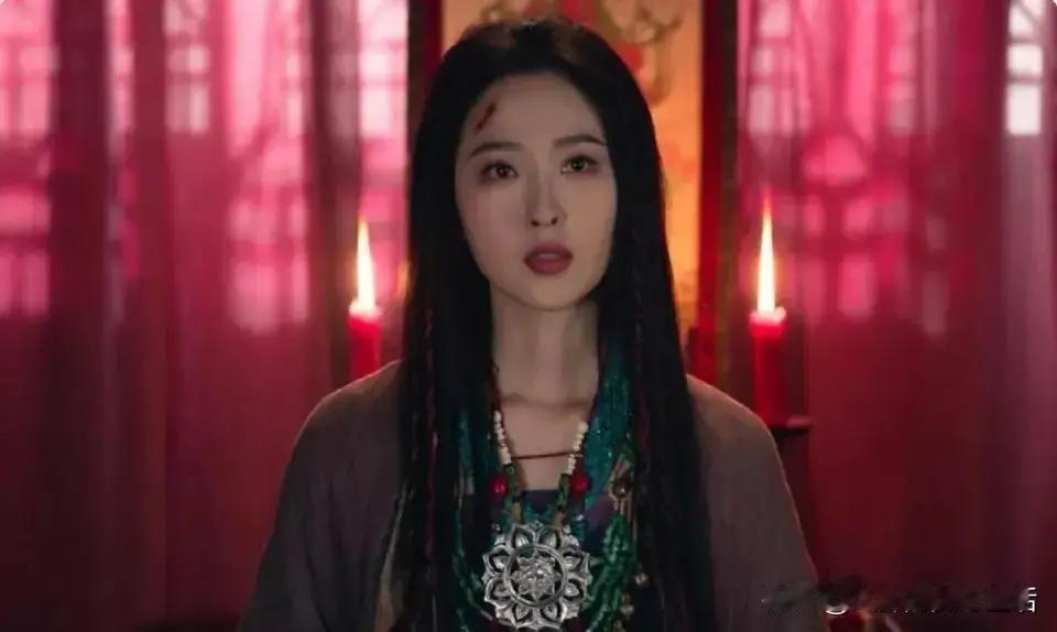 别信什么最毒妇人心。古装剧里最动人的反派，递毒酒时手在抖。《唐朝诡事录》里