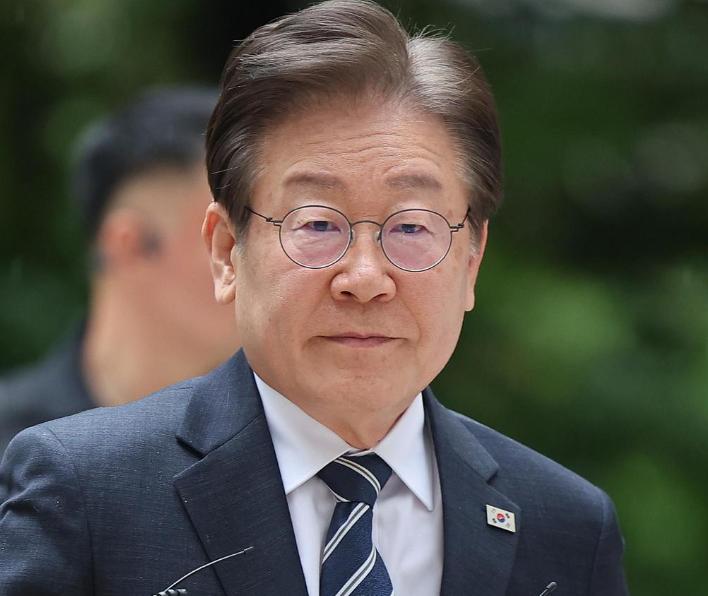 韩国可能没想到，一场艺术展上的名称争议，最后会影响到另一场国际活动。光州双年展因
