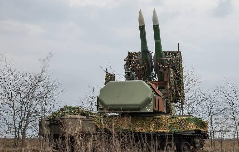 遭无人机袭击！俄罗斯最新战况！俄罗斯媒体3月18日报道，俄罗斯国防部17日通