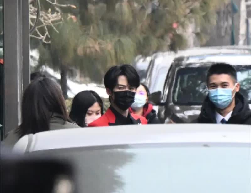 王鹤棣和檀健次很少回《好六》，这其实也能理解。他们俩演艺事业发展得太好了，像檀健