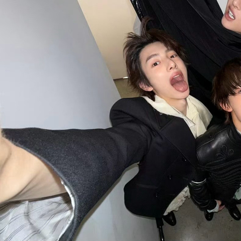 金主训🐽金主训你的表情真的太浮夸