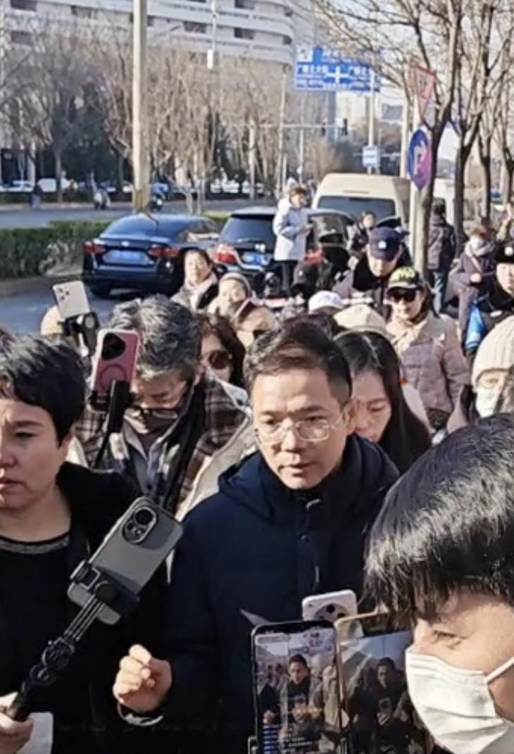 家人们，姐姐们早晨好；咱们今天说个明白话。这届网友啊，真不是好带的！谁想乱带节