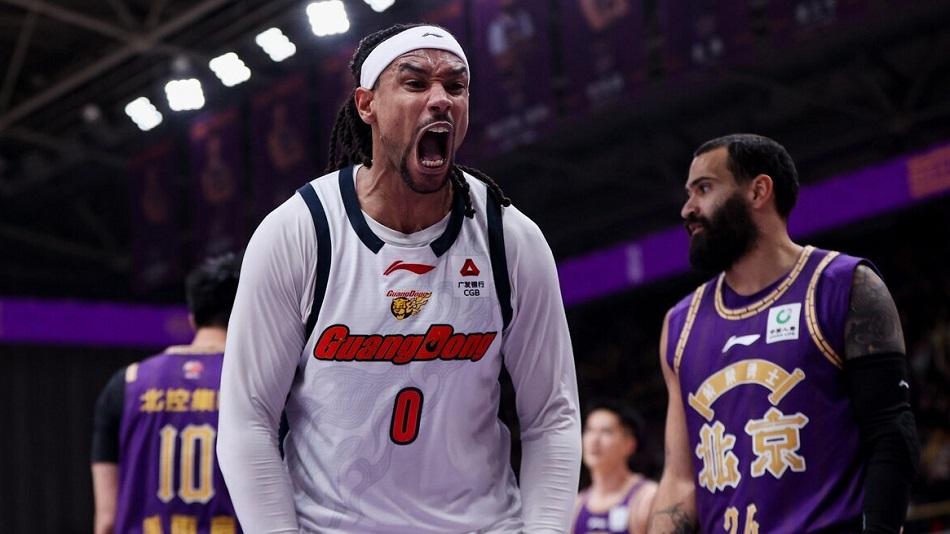 基兹林克1个月遭裁！CBA官方确认：场均20分全能悍将战术失效，2队火速接盘