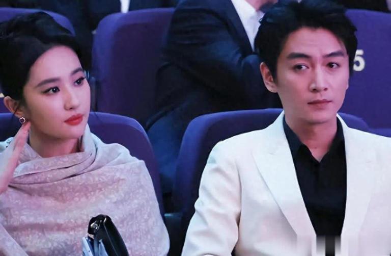 才播4集曝光上亿，“黄牙瘦面”陈晓给内娱上了一课内娱古装剧市场许久没有这般热闹