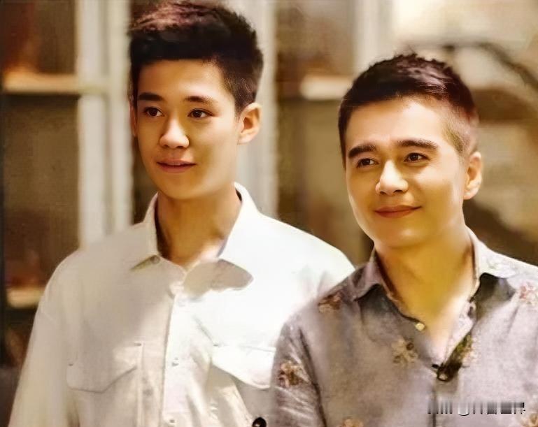 母亲的离世，意外给儿子带来了流量，连父亲都被带进热搜里。不过，这种形式下带来的话