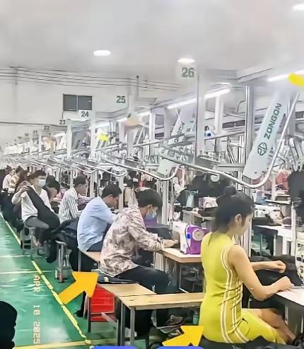 国内防弹衣厂加班生产！近几日，国内防弹衣的各大厂商纷纷加班加点投入生产。据