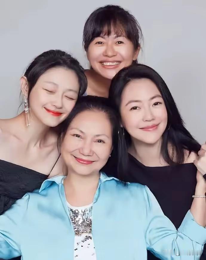 2018年，汪小菲和大S参加综艺《幸福三重奏》，两人片酬合计2600万。据张兰后