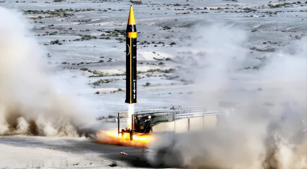 谈判桌刚摆好，导弹已上膛！美伊直接谈判还没进入正题，伊朗那边就放出了大招，最先进