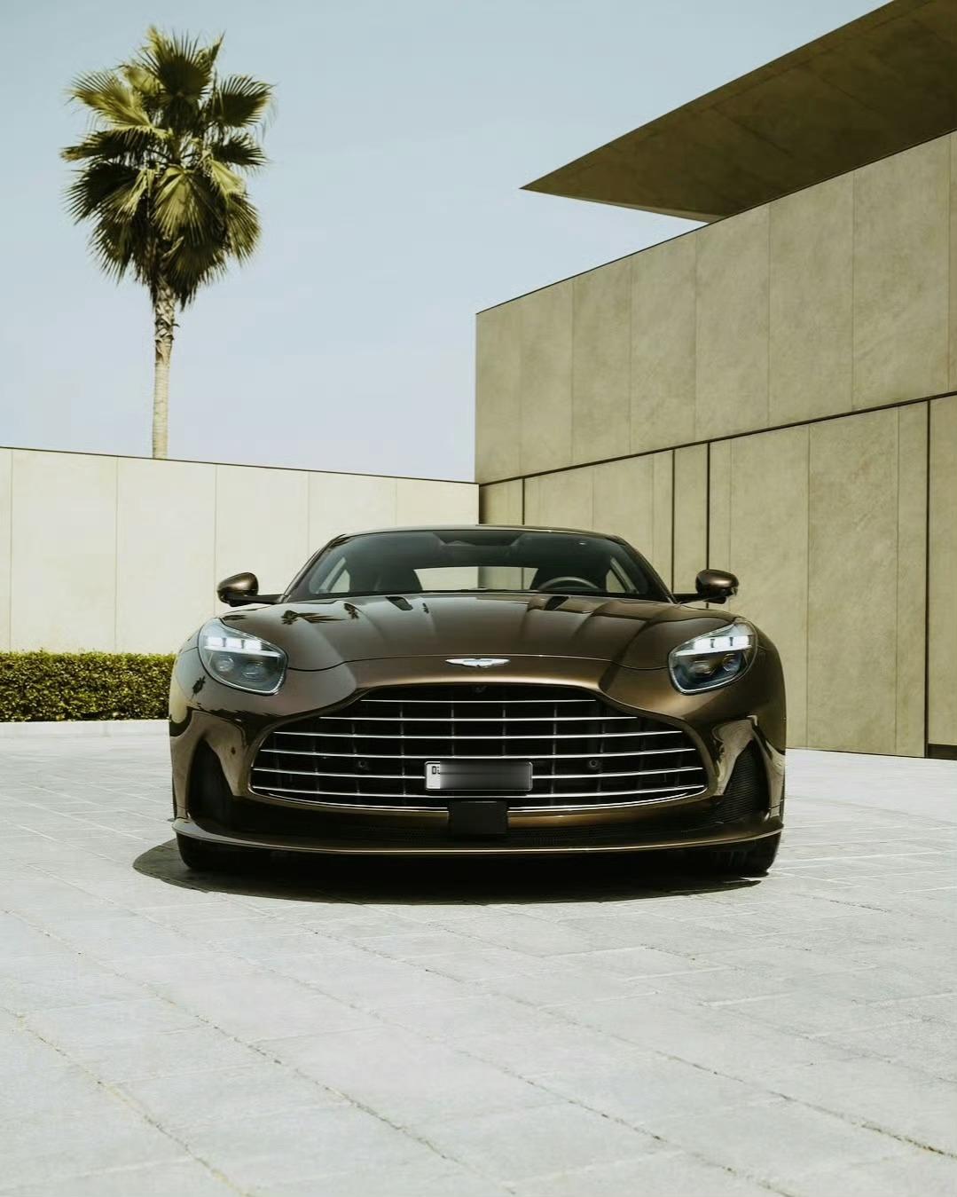 AstonMartinDB12​​​