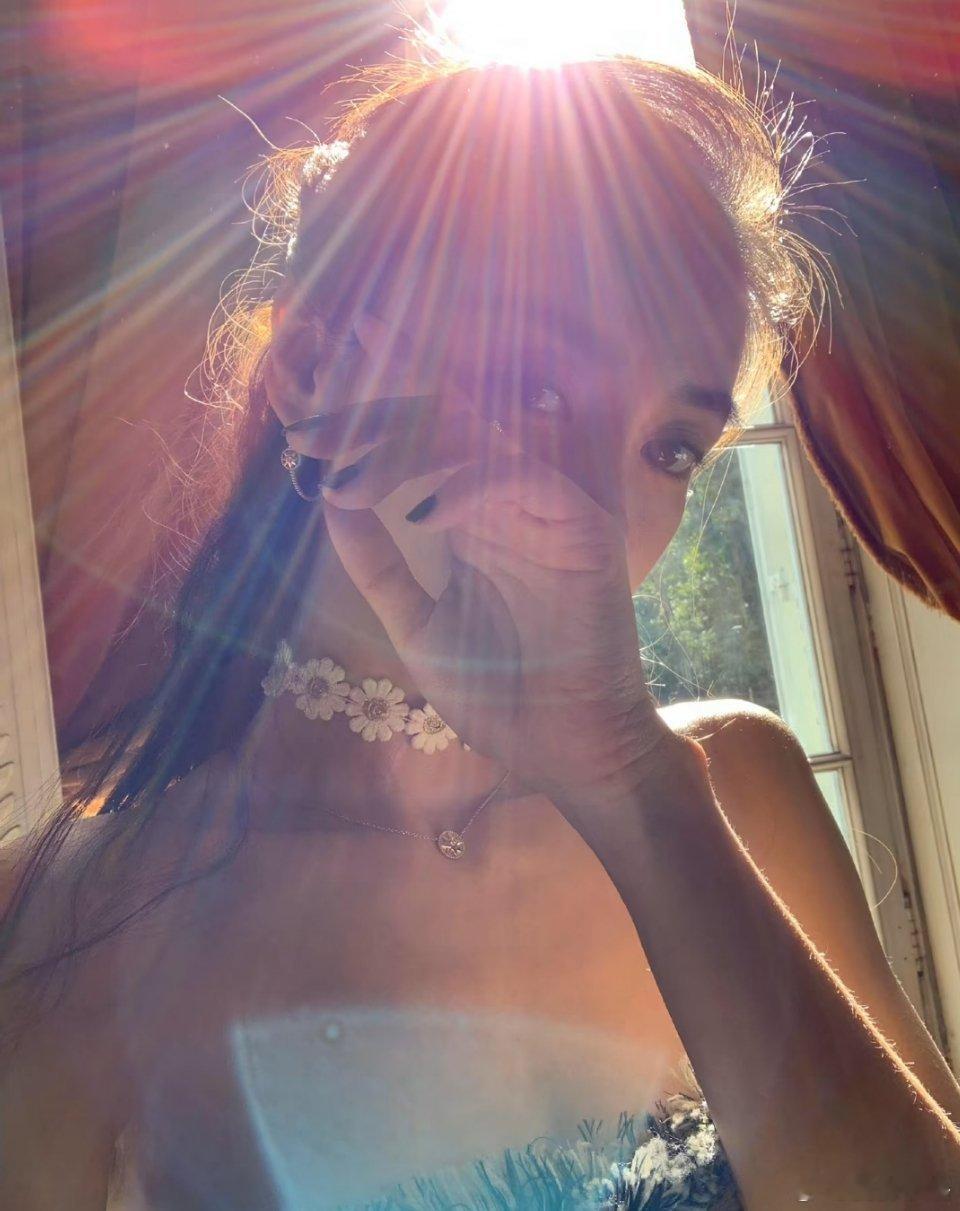 angelababy｜杨颖九周年快乐未来的路，一直在，一直爱，永远陪着你