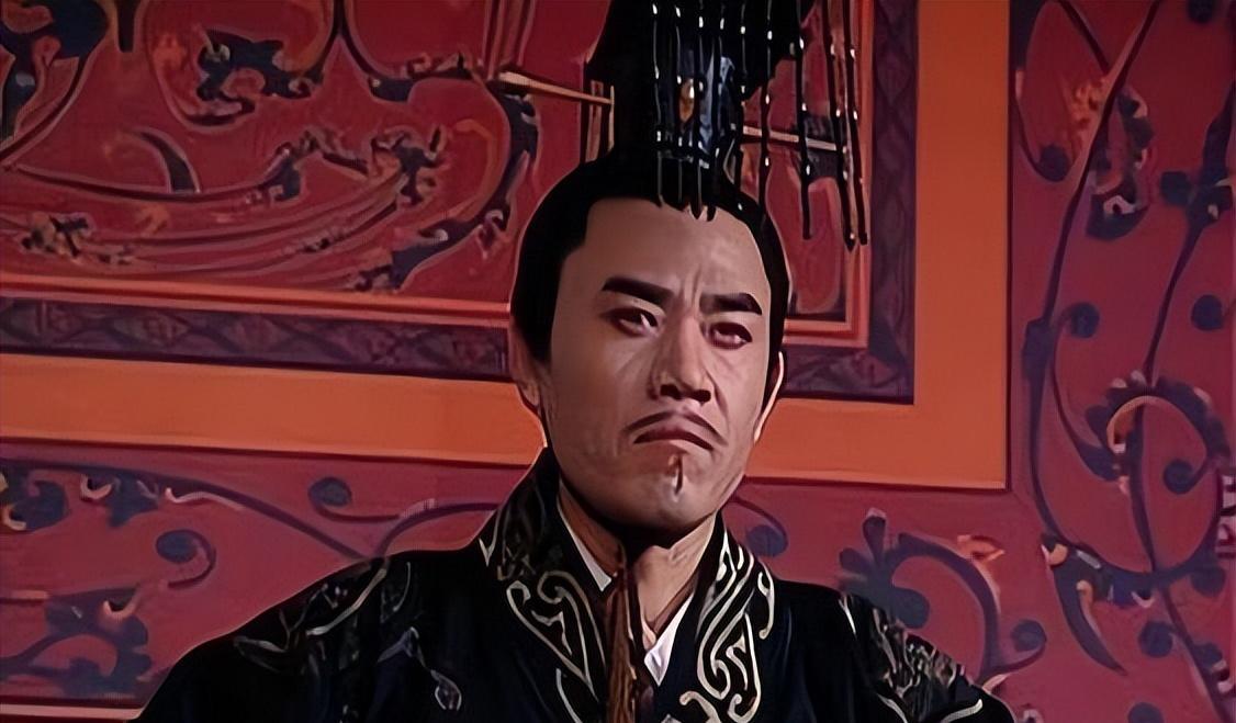 最典型的就是我们大多数人穷其一生都是在挣脱金钱对我们的束缚！我们受七情六欲的