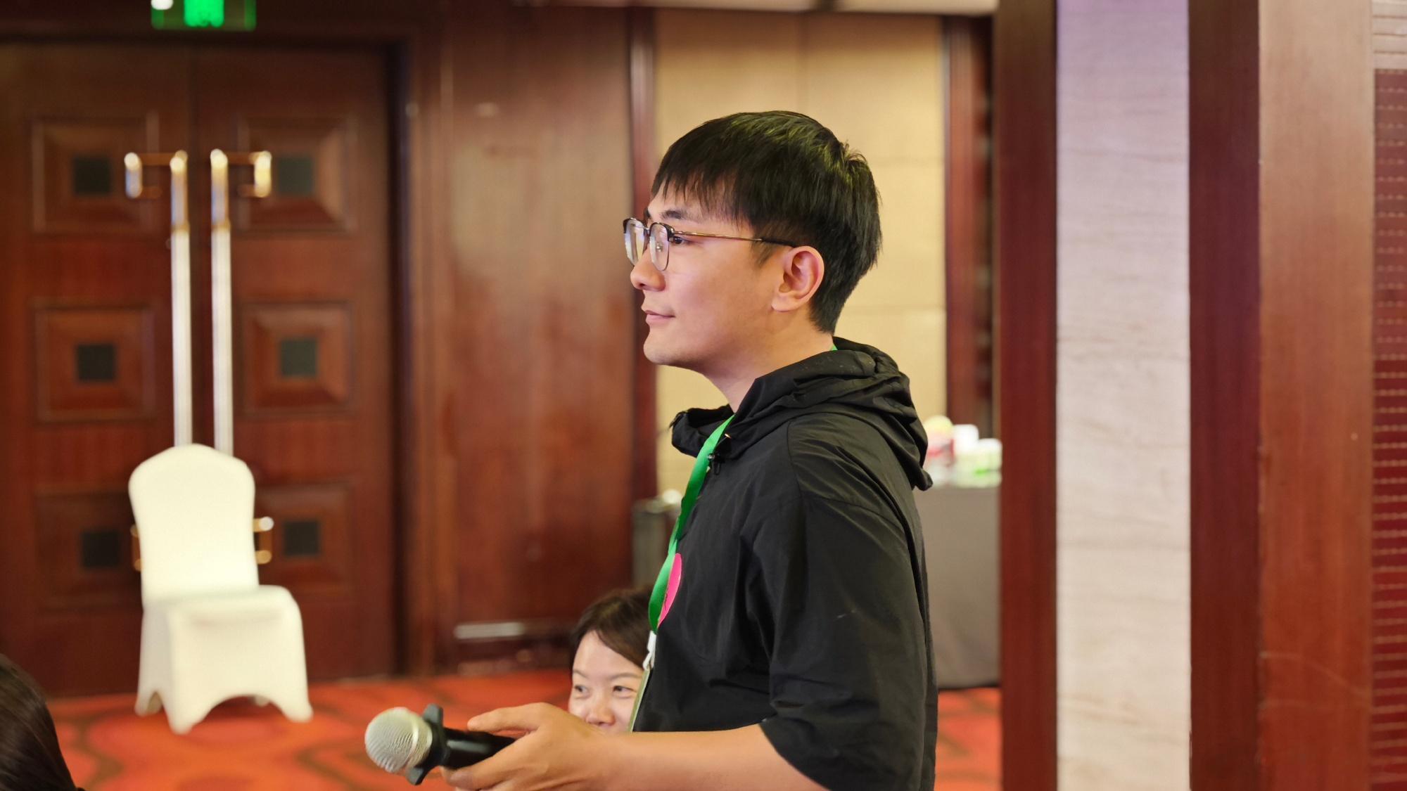 前IG经理锅盔谈陪玩: 退役之后, 陪玩是过渡, 但不该是终点