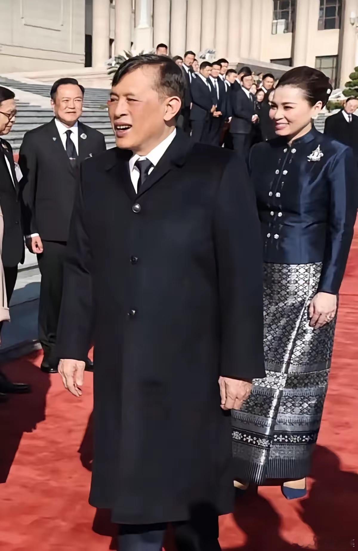 泰王:我先选站队了，各位随意！反正从来没有选错过，顺利躲过了一战，完美避开了二战