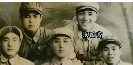 “首长救救俺爹吧！”1997年，女人将一枚勋章递给了47集团军军长，没想到这枚勋