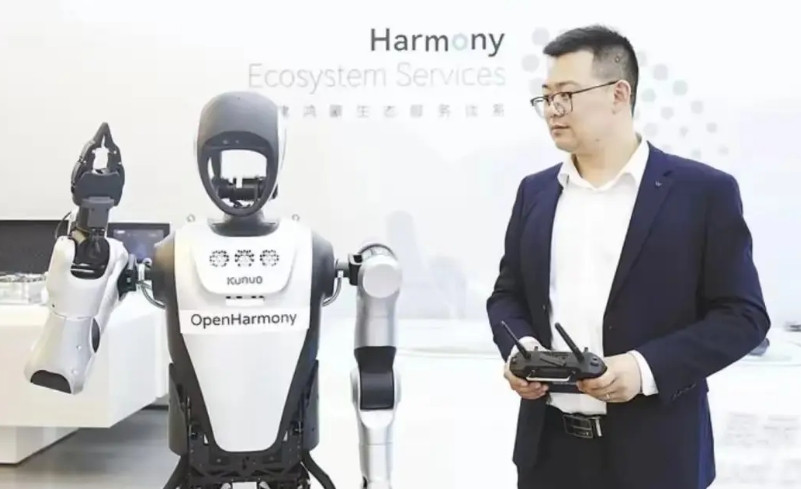 开源鸿蒙系统终于进军人形机器人,向机器人发起进攻了!终于以后机器人操作系统不再是