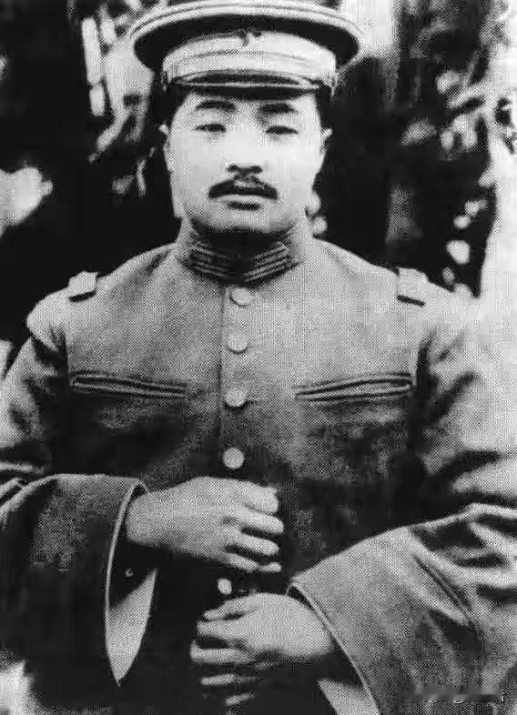 南昌起义惨败，贺龙拒绝赴苏深造，甘愿做光杆司令，带7人回乡再造红军南昌起义