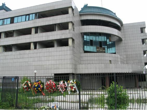 南斯拉夫大使馆的仇终于报了！25年前，美国靠卫星定位技术霸权轰炸我们大使馆，25