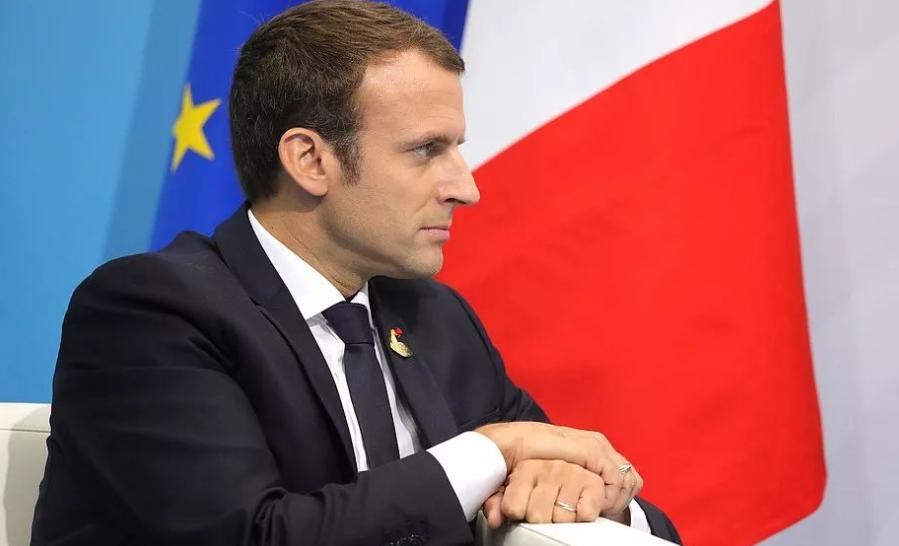谁能想到法国总统马克龙这波操作直接把自己玩“糊”了,10月30日《费加罗报》甩出