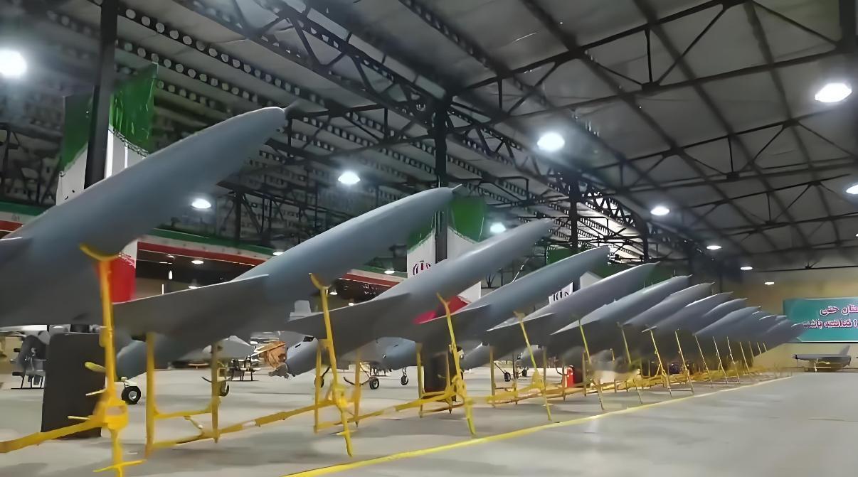 伊朗最近这波操作，可以说是把中国网友的“军事参谋团”建议全听进去了。美国要打伊