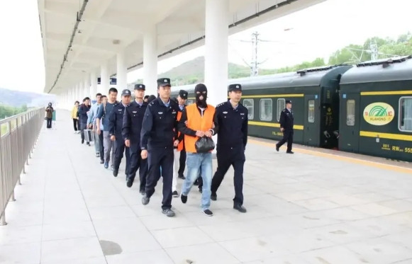 定西公安：7人落网！渭源公安成功打掉一电诈团伙直播切原石、矿区直供、现场回收