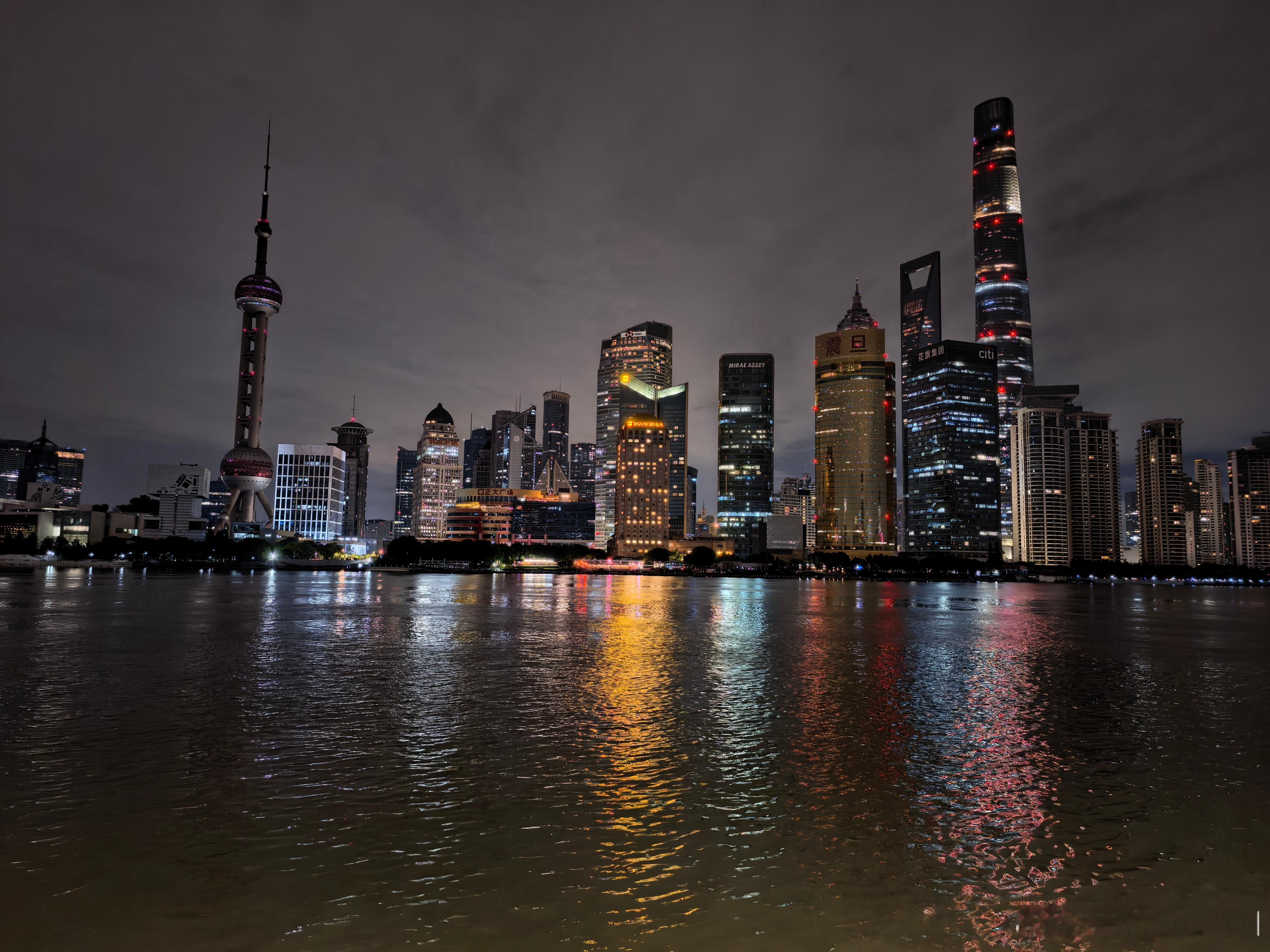 夜景盲评，旗舰手机的长焦对比！华为Pura80Ultra，对比机型OPPO