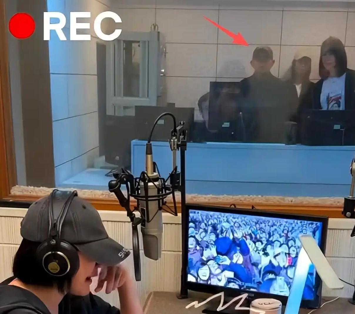 小S录制101倒计时宣传片，作陪的居然是具俊晔，不过最聪明的还是贾永婕。大S已