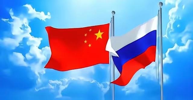 美国切断了俄罗斯的美元和欧元大动脉，原本以为莫斯科‘靠西生存’的神话就此破产。可