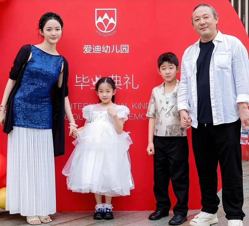 老夫少妻，幸福美满！当你有了足够的钱，年龄不是距离，体重不是压力，身高不是问题