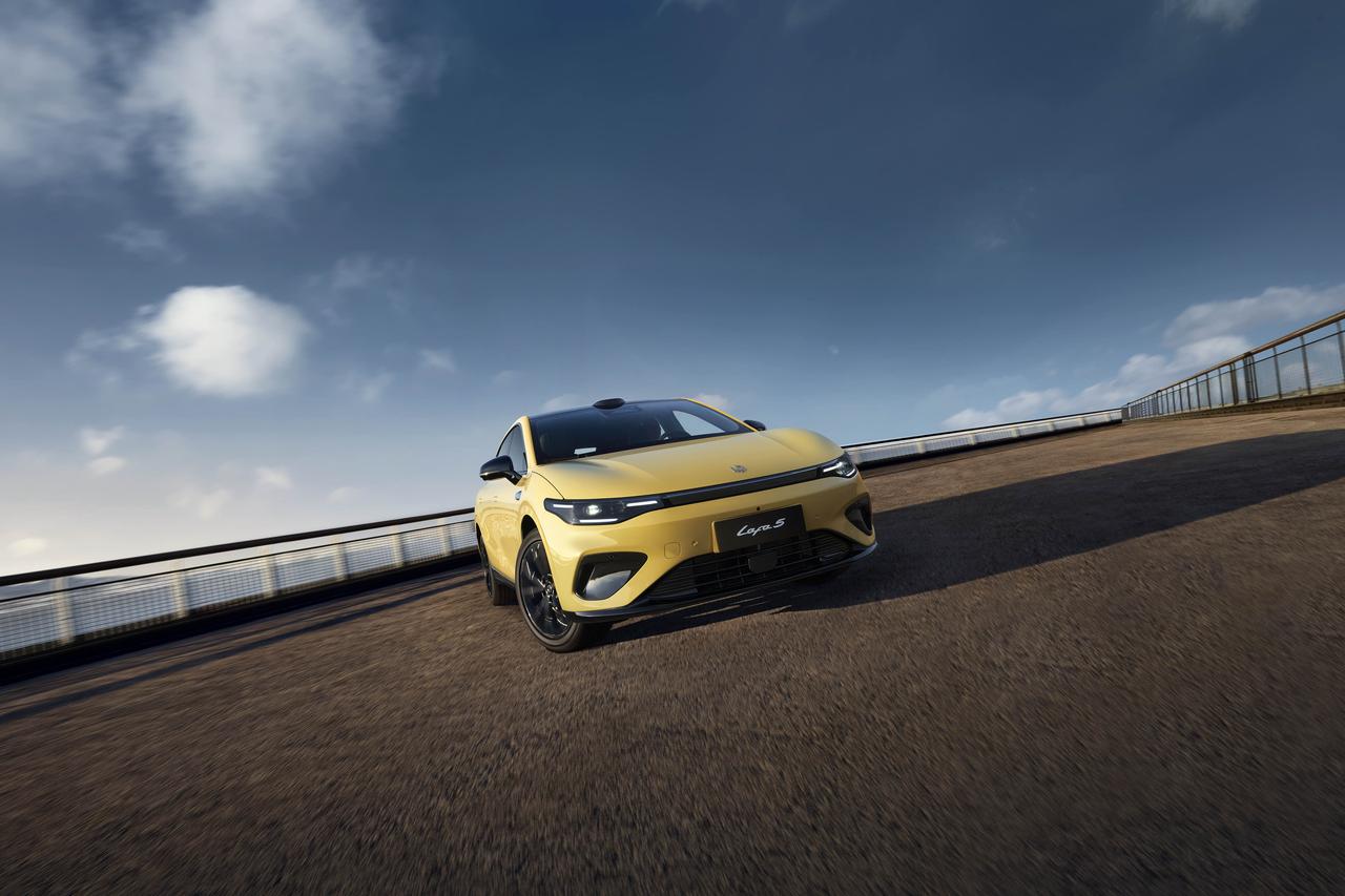 年轻人选第一辆车别乱挑！零跑Lafa5：高颜值、懂细节，让你一眼心动刚毕业