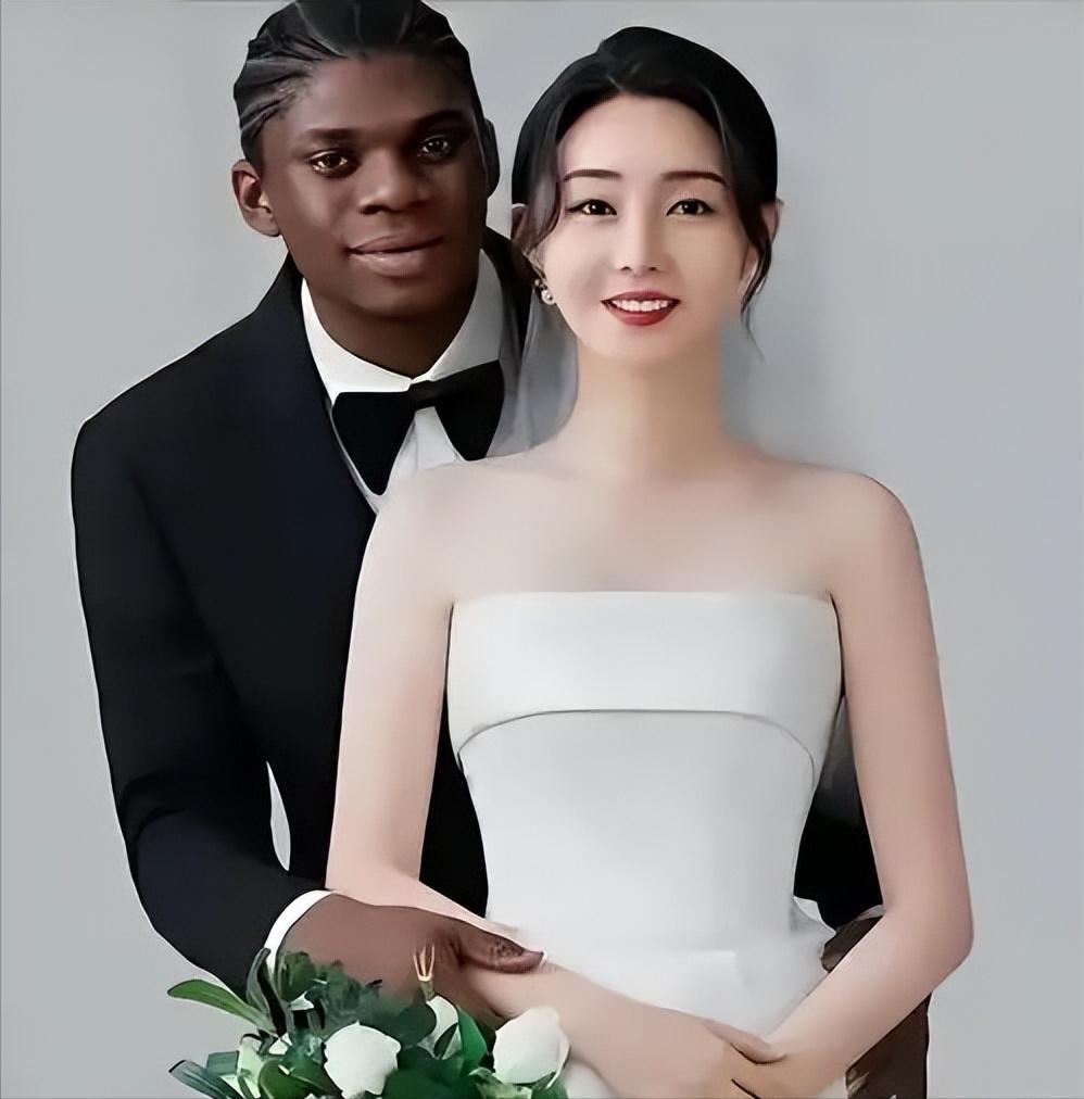 我看完外国女博主这话真的醍醐灌顶！那些跑到中国来娶媳妇的美国男人，在本国根本没人