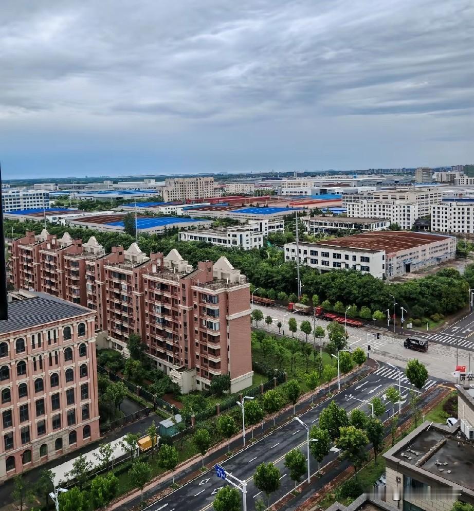 淮南市寿县新桥新城越来越热闹，9月份新桥新城超6.5万学生全部都报到了全国范围