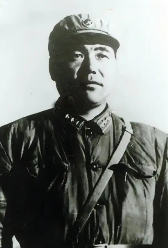 1967年，战斗英雄郭兴福，含泪掐死3个子女，随后与妻子一起割腕，结果没有成功，