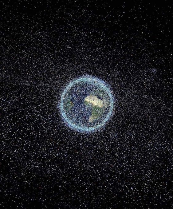 马斯克目前控制着太空中所有活跃卫星的三分之二​​​