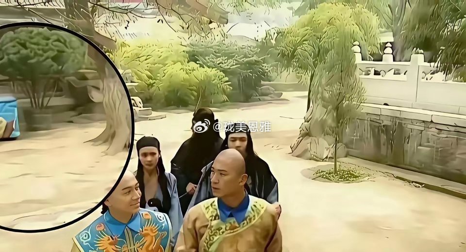 当年看《还珠格格》的时候，这么明显的穿帮镜头居然没有发现