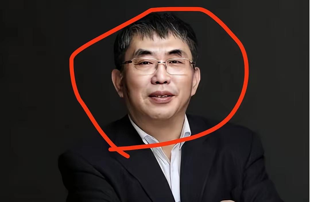 棋圣聂卫平的三任老婆第一任老婆孔祥明，出生于1955年，比聂卫平还小3岁。