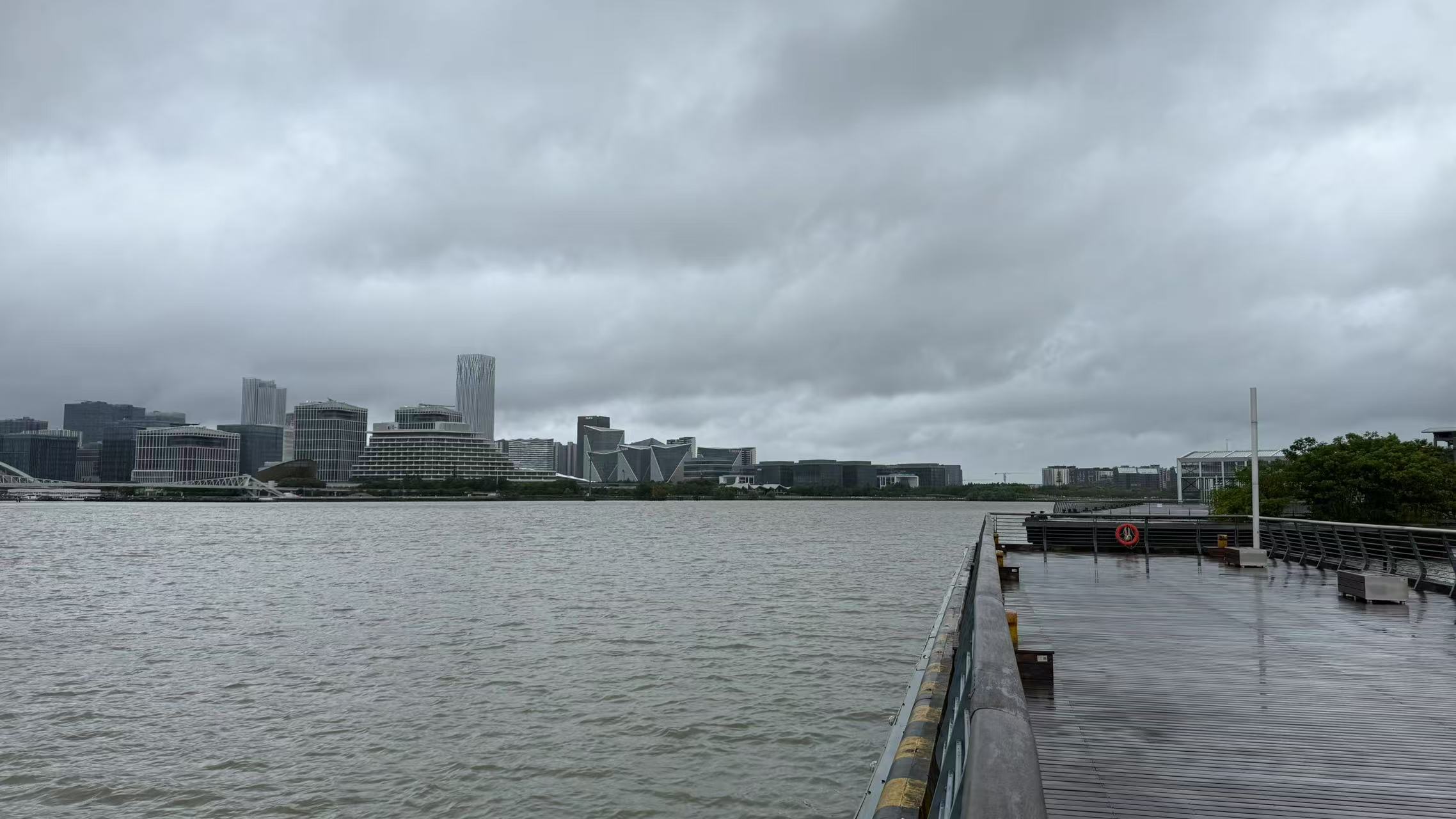 上海发布暴雨黄色预警, 已转移安置28万人